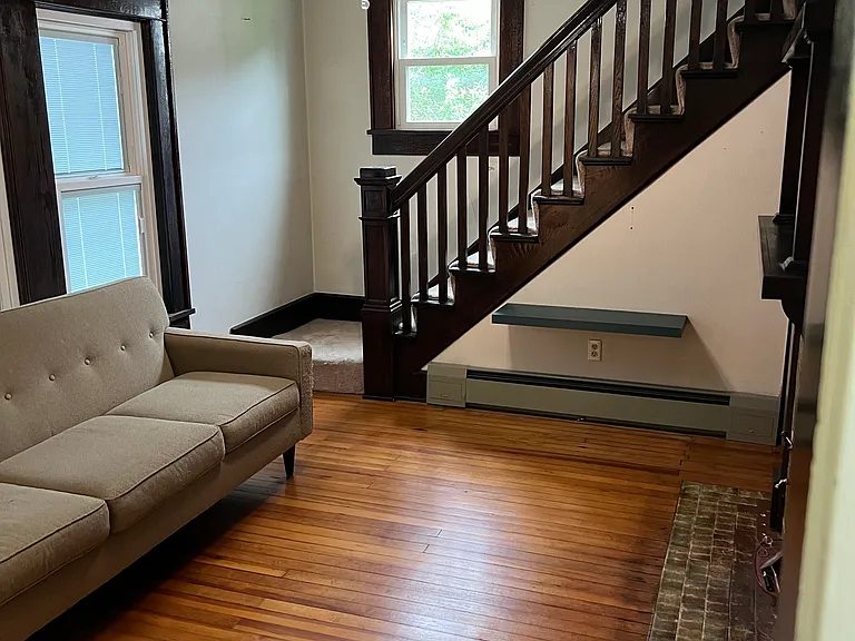 925 Ridgeway Ave — Photo 3