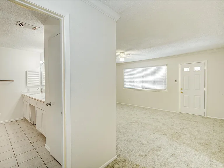 2114 Greenbriar Colony Dr — Photo 24