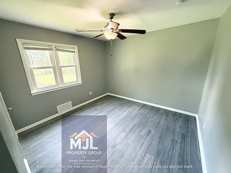311 Jefferson Ln — Photo 14