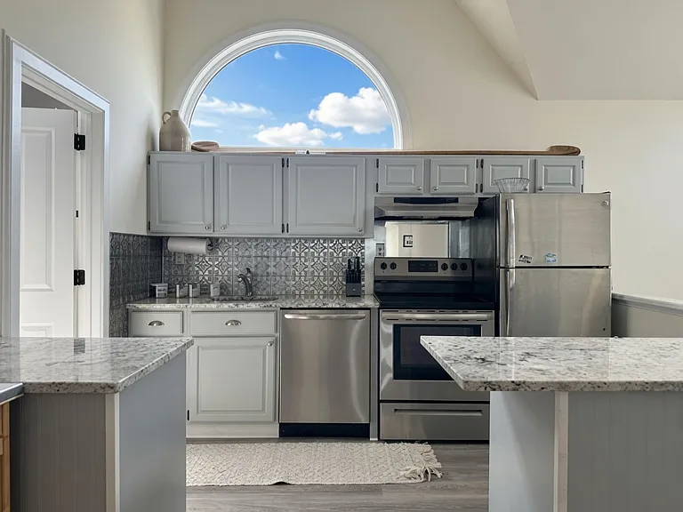 3 E Beach Dr #3 — Photo 11