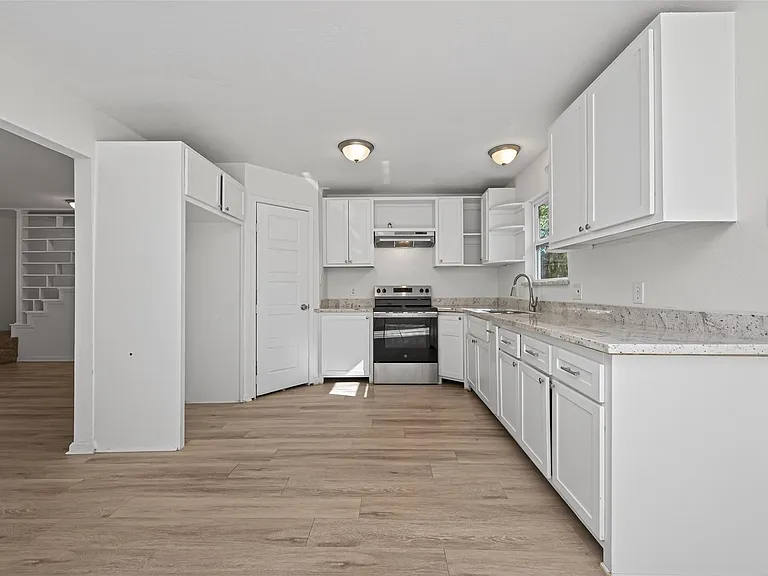 170 Walter Dr — Photo 21