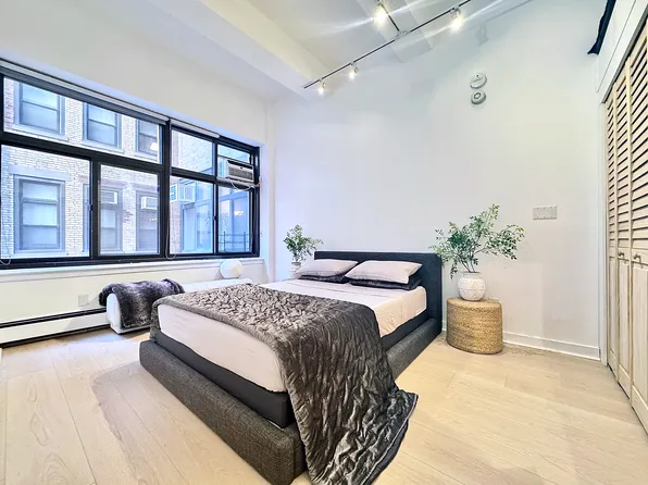 529 West 42nd Street image 4 of 7