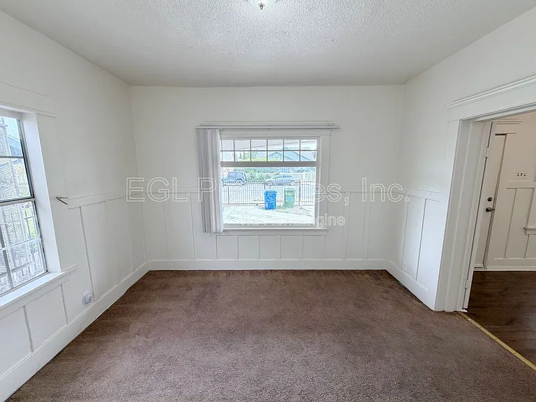 860 W 56th St — Photo 14