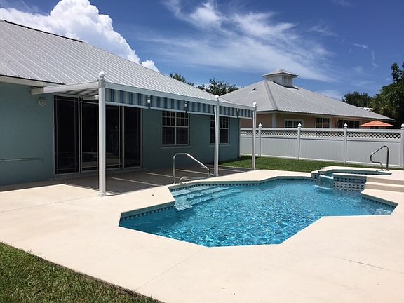 Inground heated pool/jacuzzi