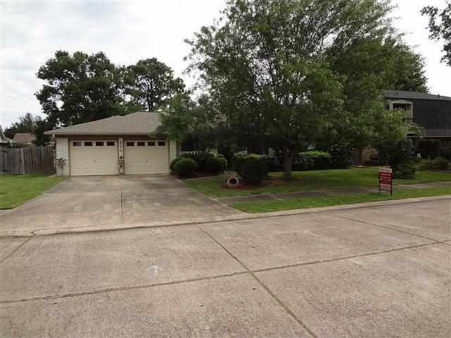 1st image of 658 Meadowgreen Dr