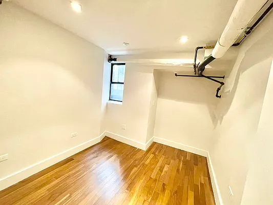 Rented by Vertical Real Estate LLC | media 9