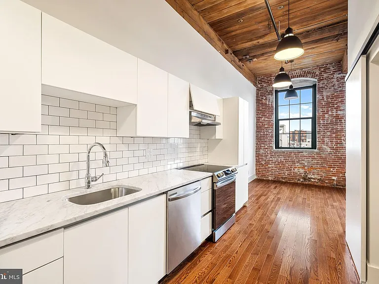1801 N Howard St #302 — Photo 15