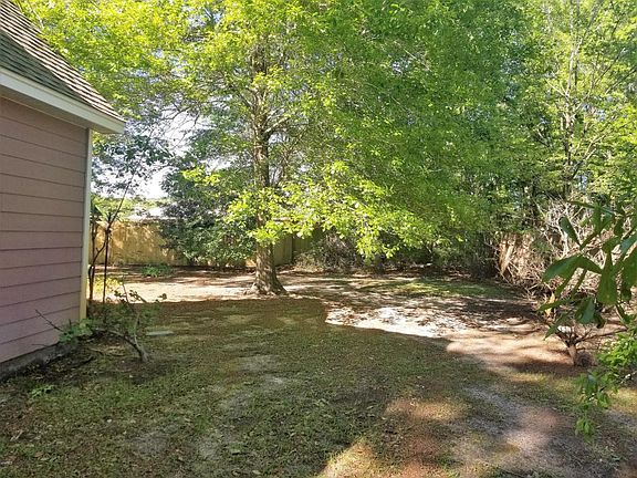3rd image of 8332 Meadowdale Dr