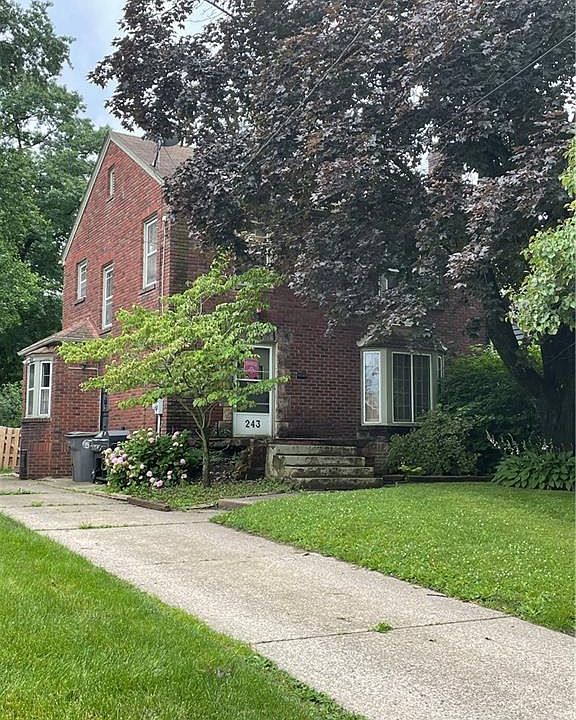 1st image of 243 Wychwood Ln