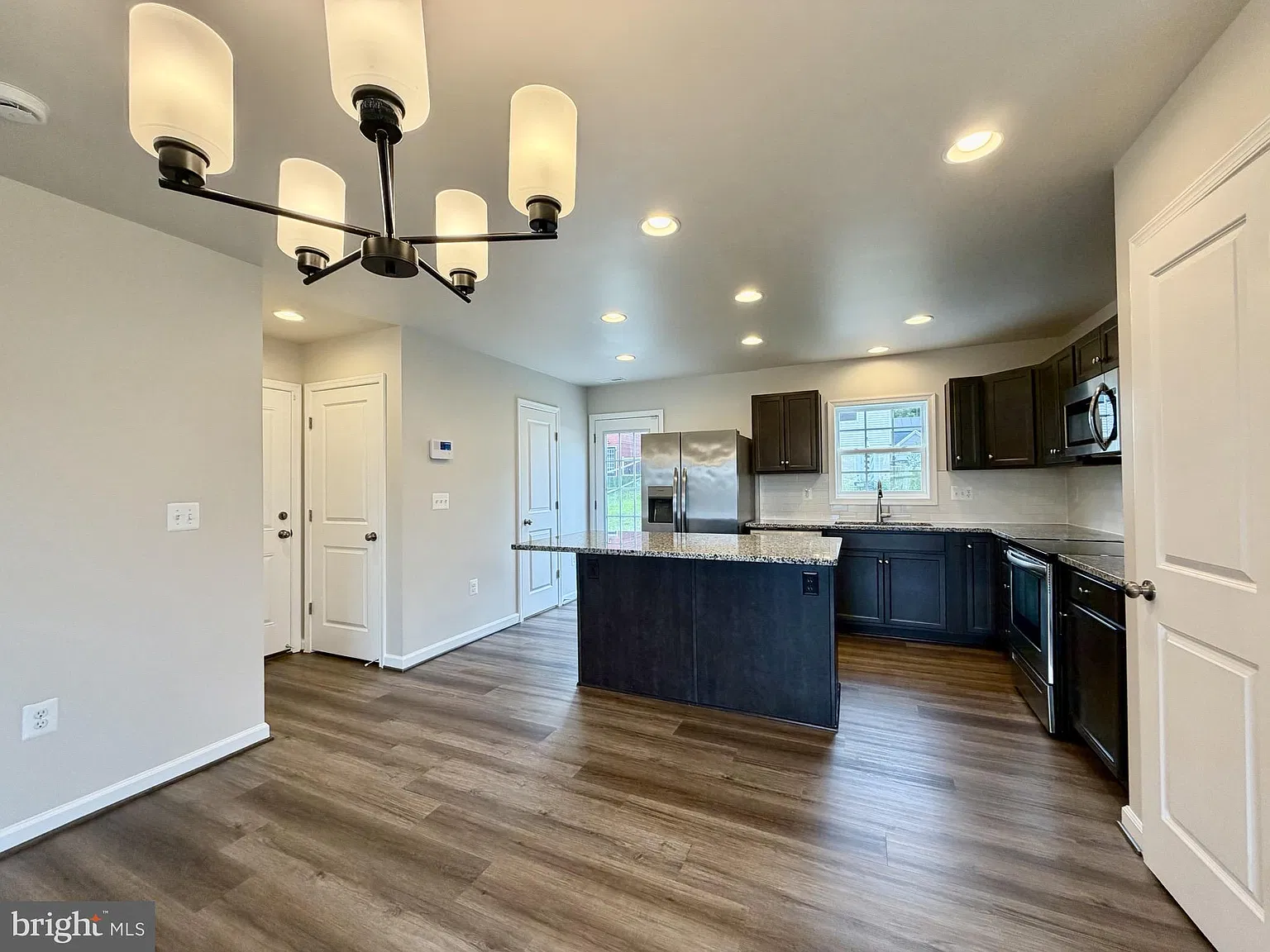 3 bed, 2.5 bath, $2,395 — Photo 4