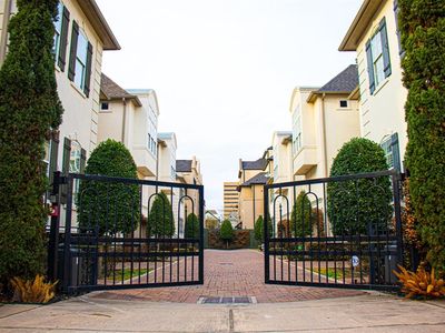 1343 W 24th St, Houston, TX, 77008