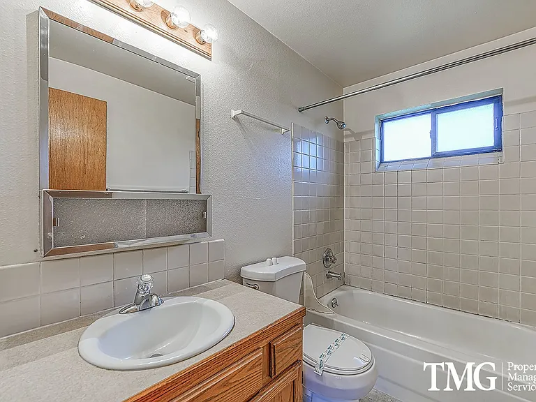 3327 Addy St — Photo 11