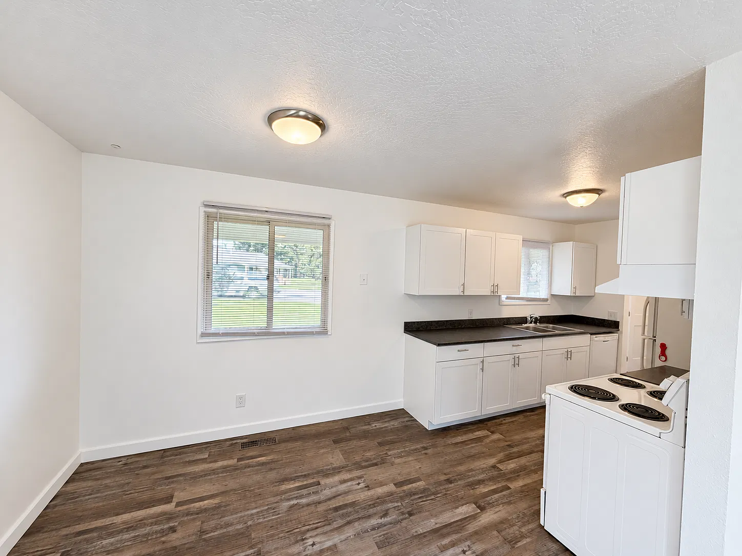 2 bed, 900 sqft, $2,095 — Photo 3