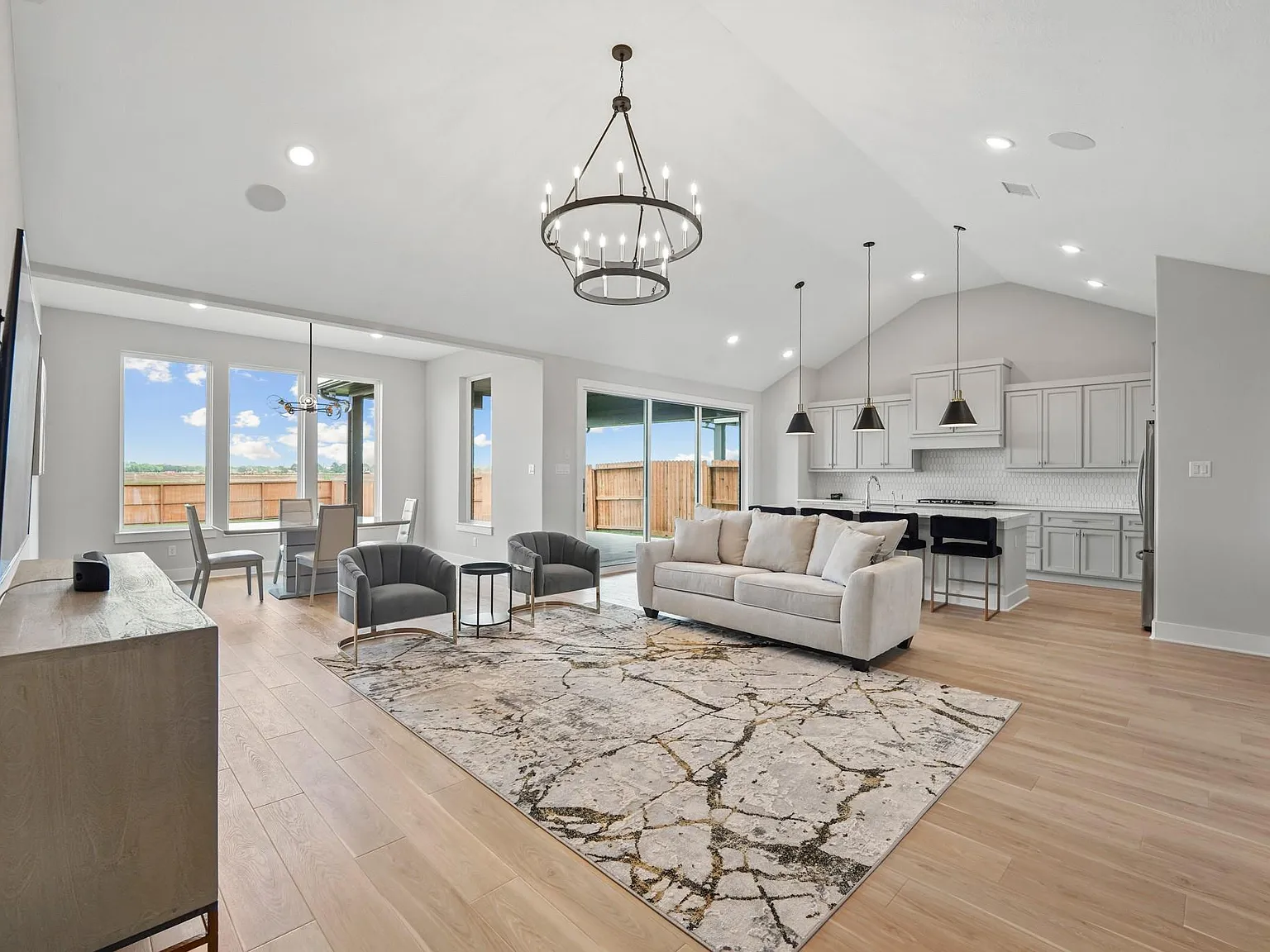 4 bed, 3.5 bath, 3570 sqft, $4,500 — Photo 1
