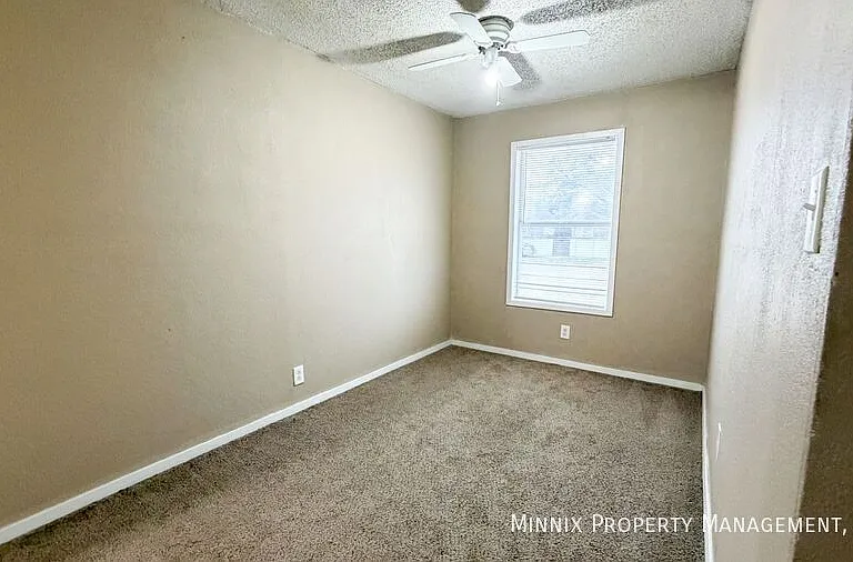 310 E Lynn St — Photo 10