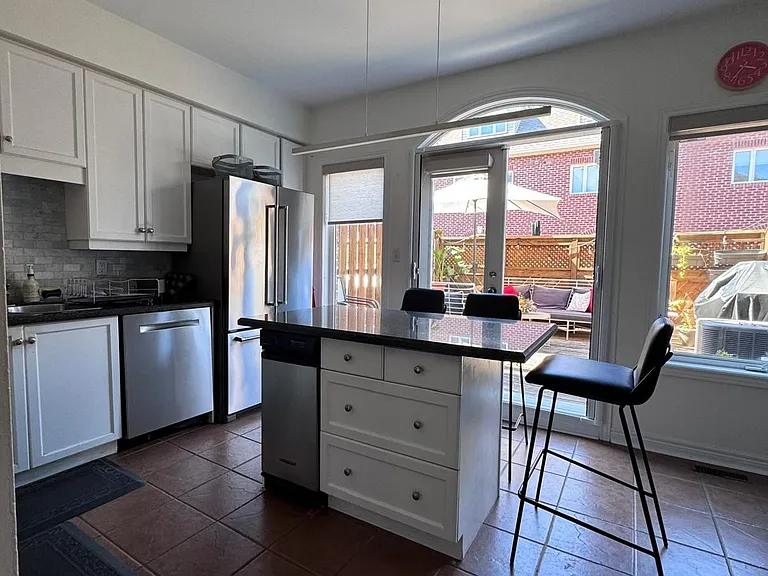 116 Evans Ave #2 — Photo 6