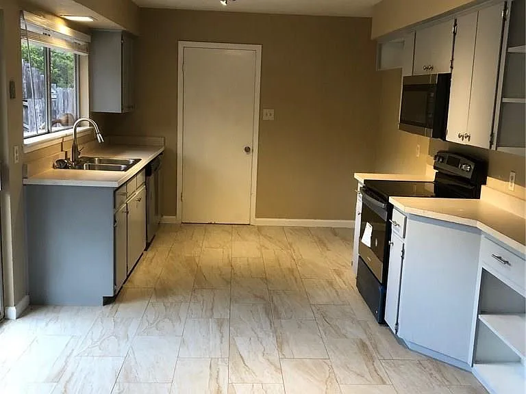 7107 S Brook Dr — Photo 4