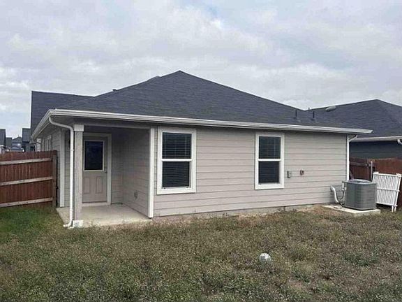 5th image of 408 Frogmore Loop