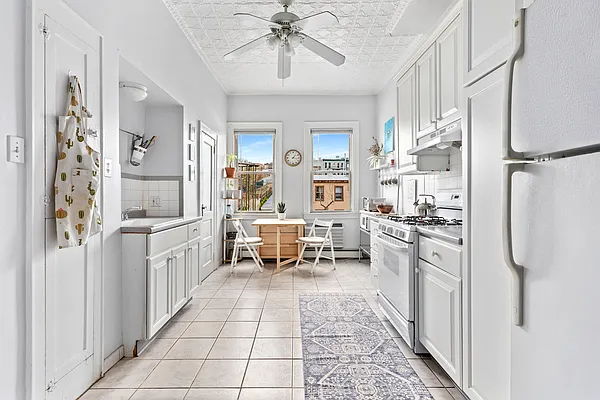 Rented by Brick&Mortar | media 4