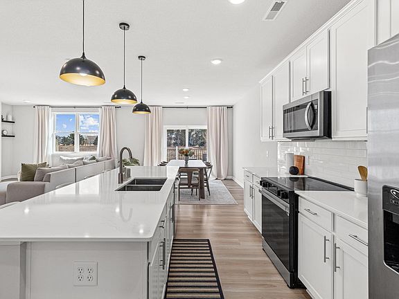 5th image of 12585 Marmon St NE