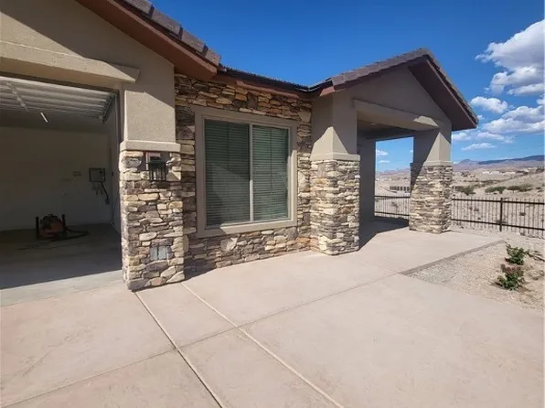 1369 Harker Ct, Bullhead City, AZ 86429