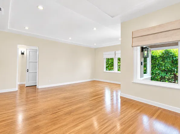 2822 11th St, Santa Monica, CA 90405