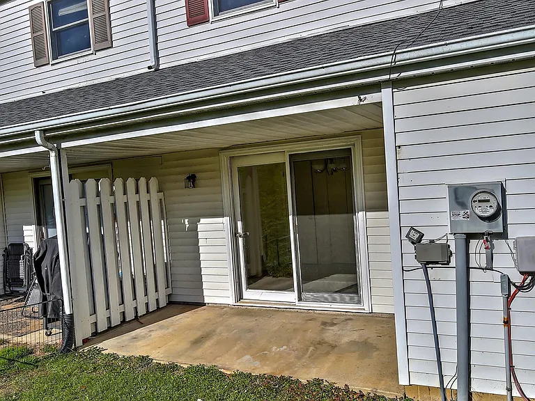 21 Devon Ct — Photo 14