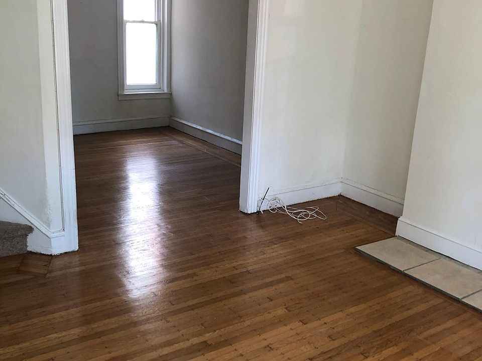 2nd image of 253 E Sydney St