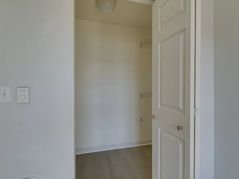 1504 Aurora Ave N #206 — Photo 3