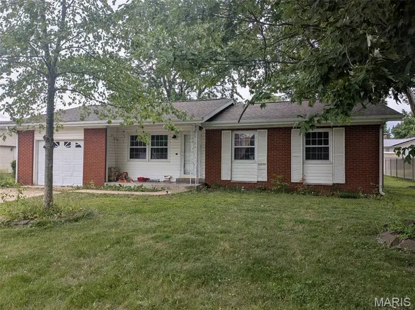 630 Cypress Ln, Sparta, IL 62286