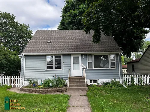 1166 Smith Ave S Photo 1