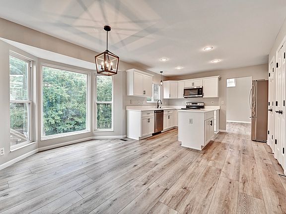 5th image of 1461 Whispering Pines Dr