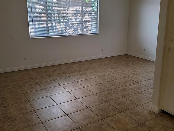2nd image of 620 E Main St APT D