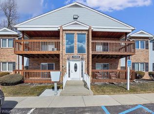 1555 Harbour Blvd APT 191, Trenton, MI 48183
