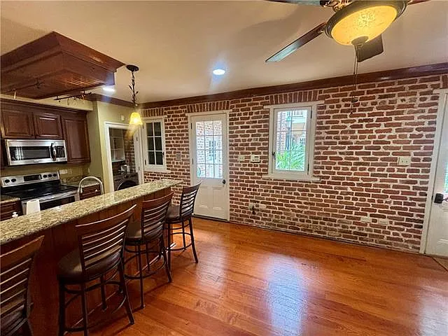 1027 Chartres St #F — Photo 14