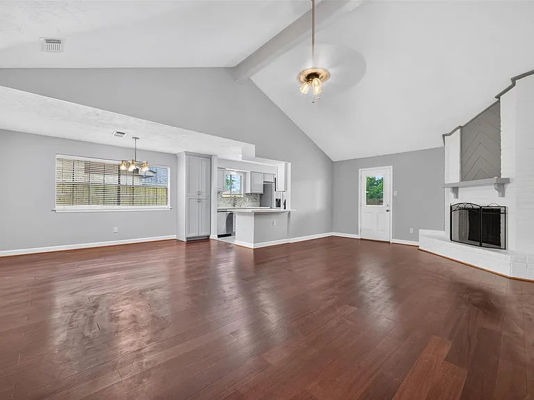2450 Long Reach Dr — Photo 2