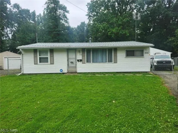 536 Oak Cir SW, Warren, OH 44485