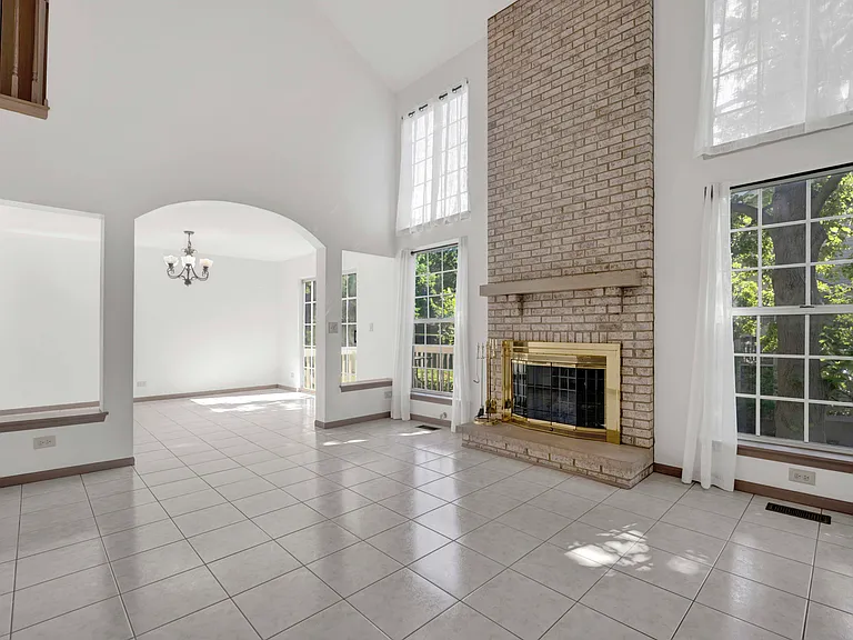 2164 Seaver Ln — Photo 3