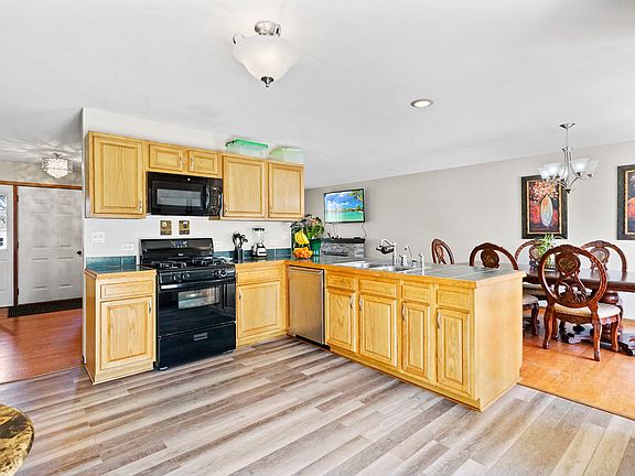 4th image of 19415 Debbie Ln