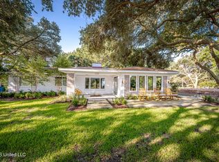 1210 Harbor Rd, Ocean Springs, MS 39564