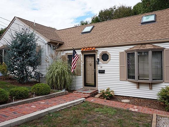 3rd image of 58 Holmes Ave