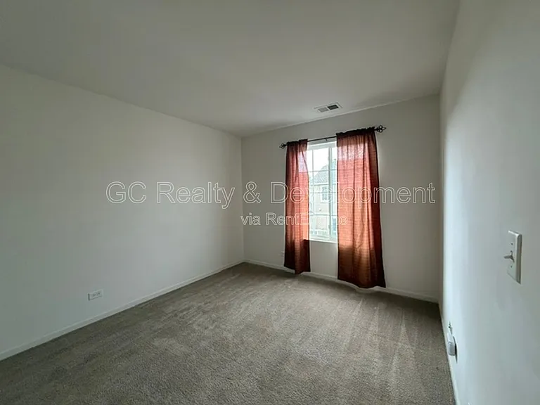 3398 Cameron Dr — Photo 12