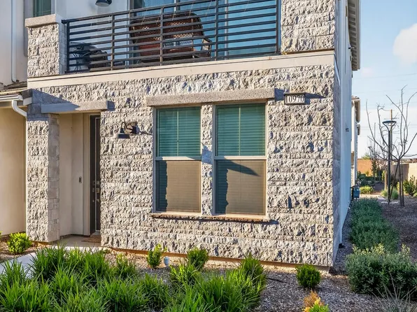 10970 N Honeysuckle Drive, Fresno, CA 93730