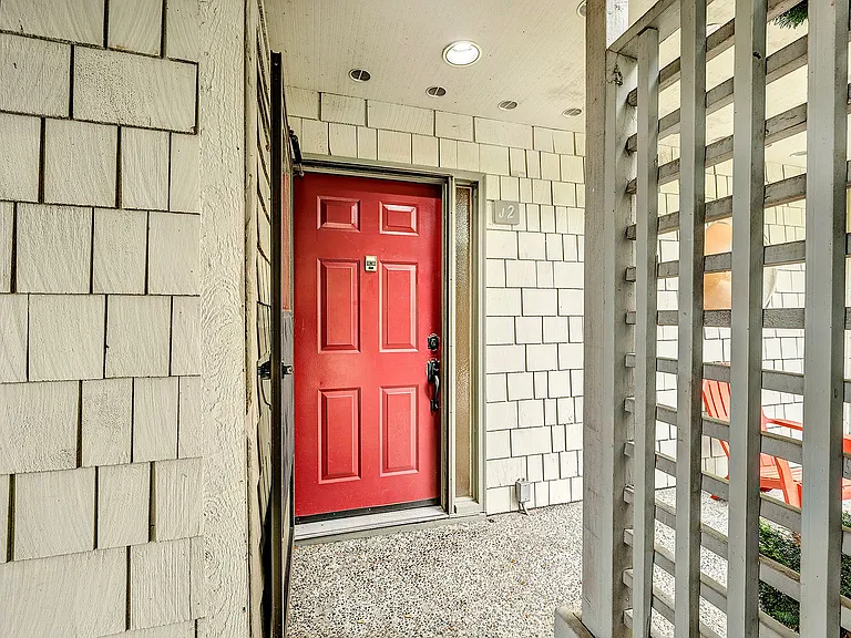 22715 Lakeview Dr #J2 — Photo 19