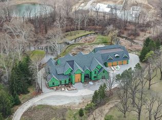 1122 Laurelwood Dr, Carmel, IN 46032