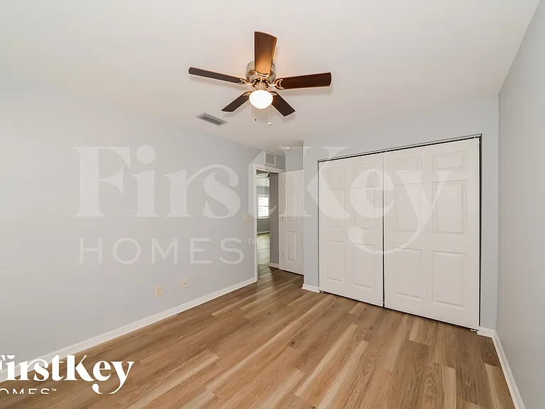 92 Stanford Rd — Photo 15