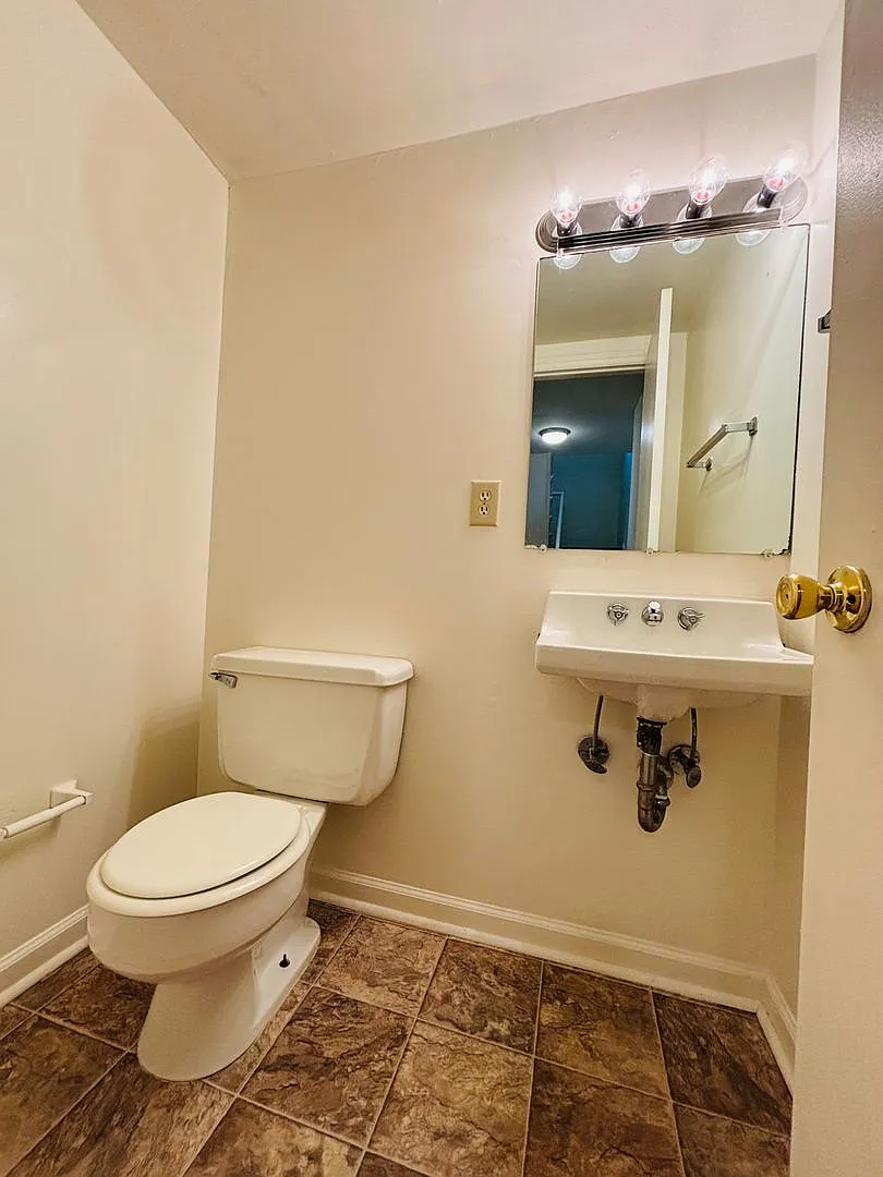 3 Bedroom 2.5 Bath Townhouse — Photo 4