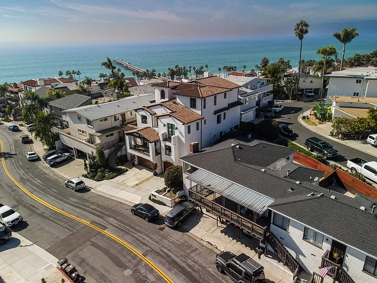 506 Avenida Victoria — Photo 4