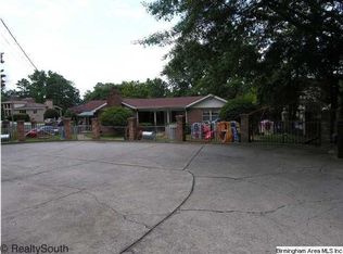 2424 Hackberry Ln, Vestavia, AL 35226