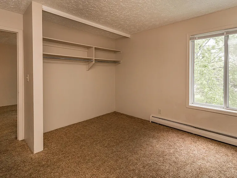 Brentwood Apartments: Three Bedroom Apartment